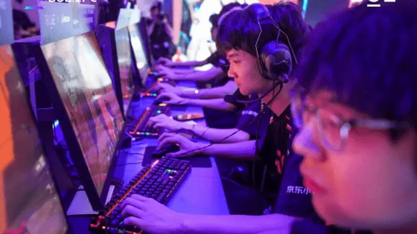 LPL选手bin锐评TheShy引发热议，IG粉丝力挺全华班BLG战队背后的故事