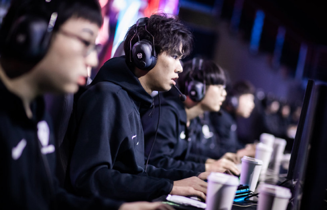 LPL十大选手名单公布：Uzi、Clearlove、TheShy、Rookie等传奇选手领衔-电竞牛官网